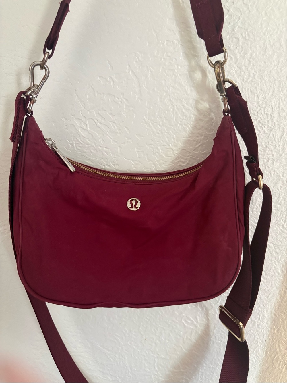 lululemon athletica city essentials berry wine Crossbody Shoulder 3L bag purse